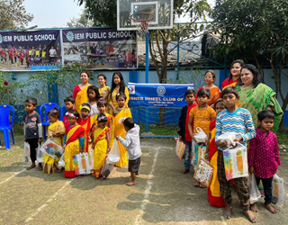 CSR activity of IEM Inner Wheel Club